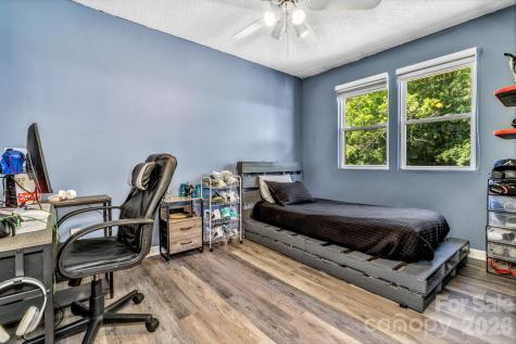 13 Spring Lake Drive Fletcher NC 28732