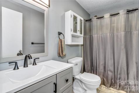 13 Spring Lake Drive Fletcher NC 28732