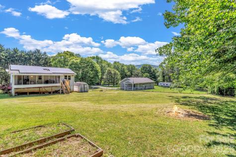 13 Spring Lake Drive Fletcher NC 28732