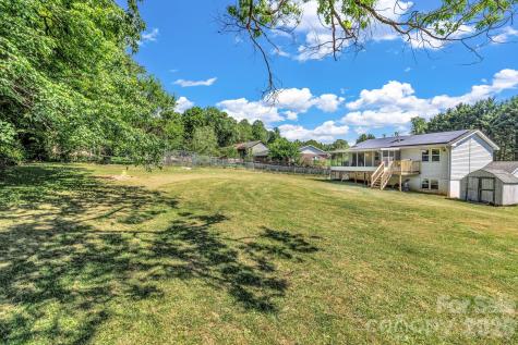 13 Spring Lake Drive Fletcher NC 28732