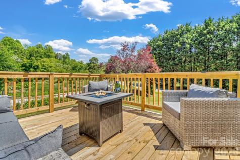 13 Spring Lake Drive Fletcher NC 28732