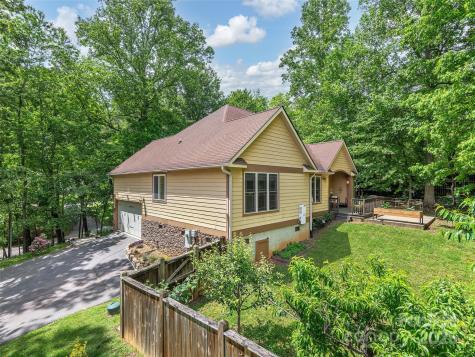 4 Alsatian Lane Asheville NC 28805