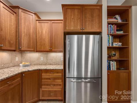 4 Alsatian Lane Asheville NC 28805