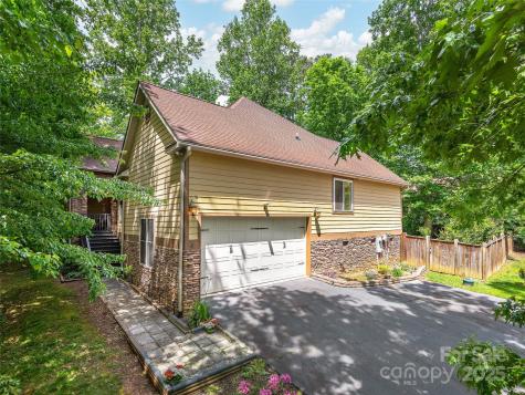 4 Alsatian Lane Asheville NC 28805
