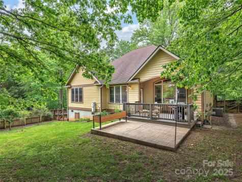 4 Alsatian Lane Asheville NC 28805