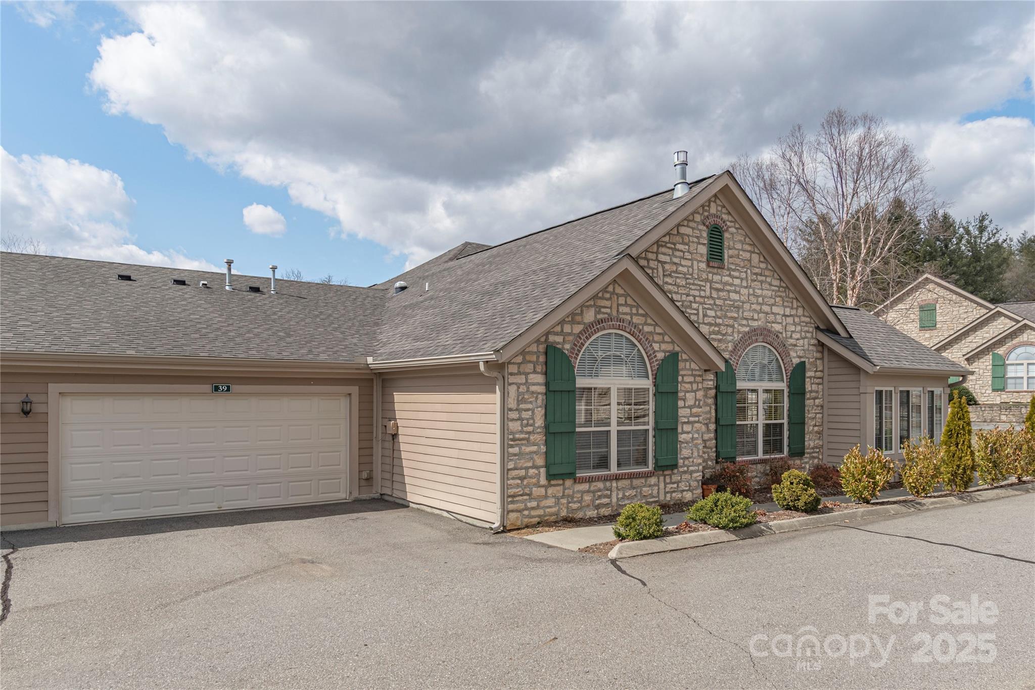 39 Mountain Meadow Circle Weaverville NC 28787