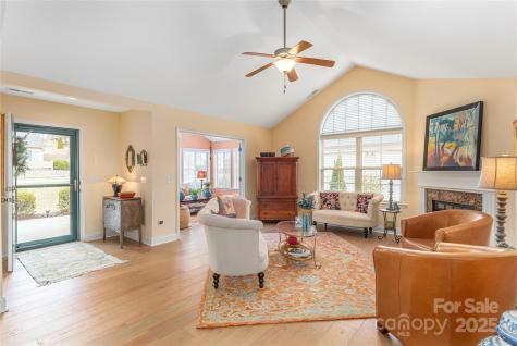 39 Mountain Meadow Circle Weaverville NC 28787