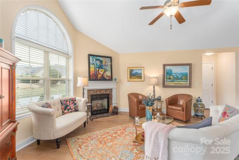 39 Mountain Meadow Circle Weaverville NC 28787
