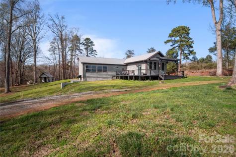 4107 Sandy Plains Road Tryon NC 28782