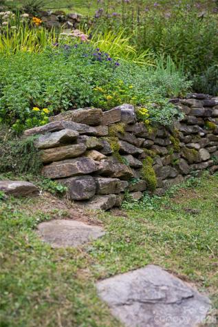 15 Wolfe Cove Road Asheville NC 28804