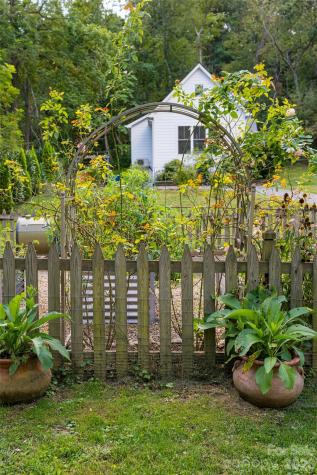 15 Wolfe Cove Road Asheville NC 28804