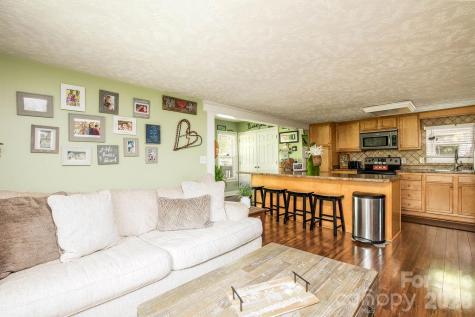 257 Rolling View Drive New London NC 28127