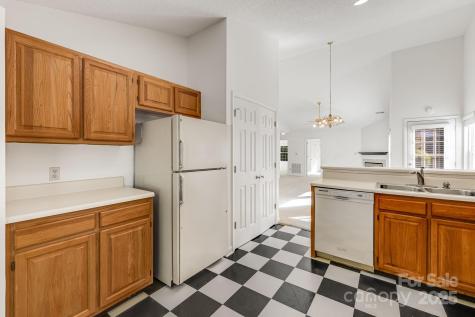 4 Gatehouse Court Asheville NC 28803