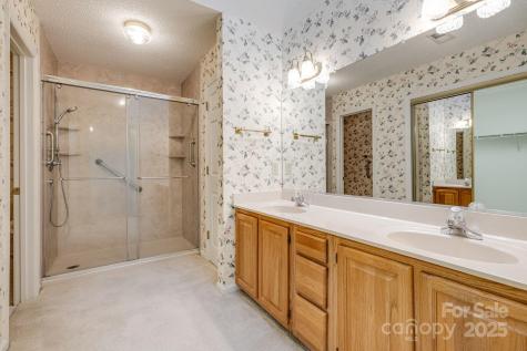 4 Gatehouse Court Asheville NC 28803