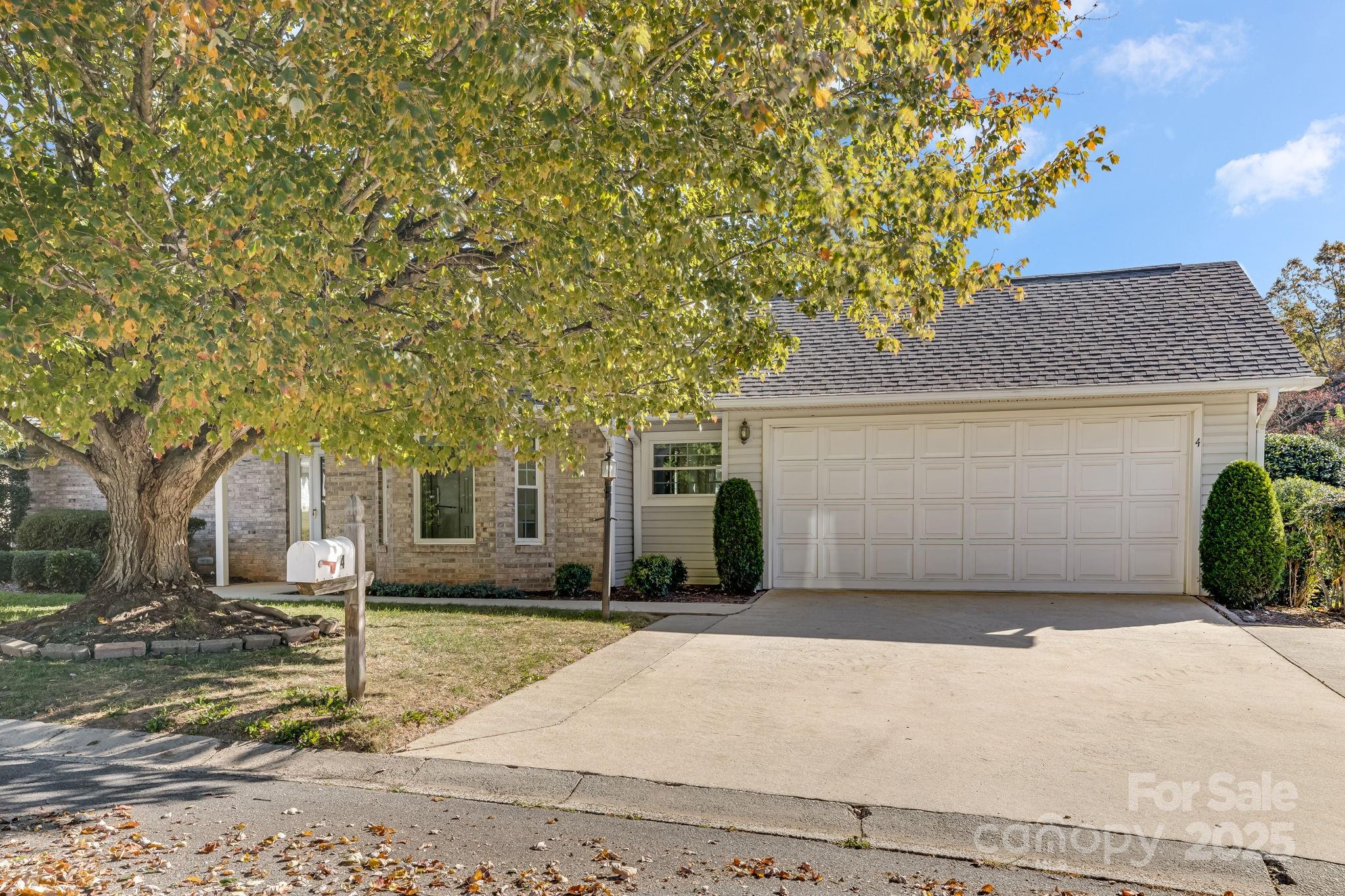 4 Gatehouse Court Asheville NC 28803