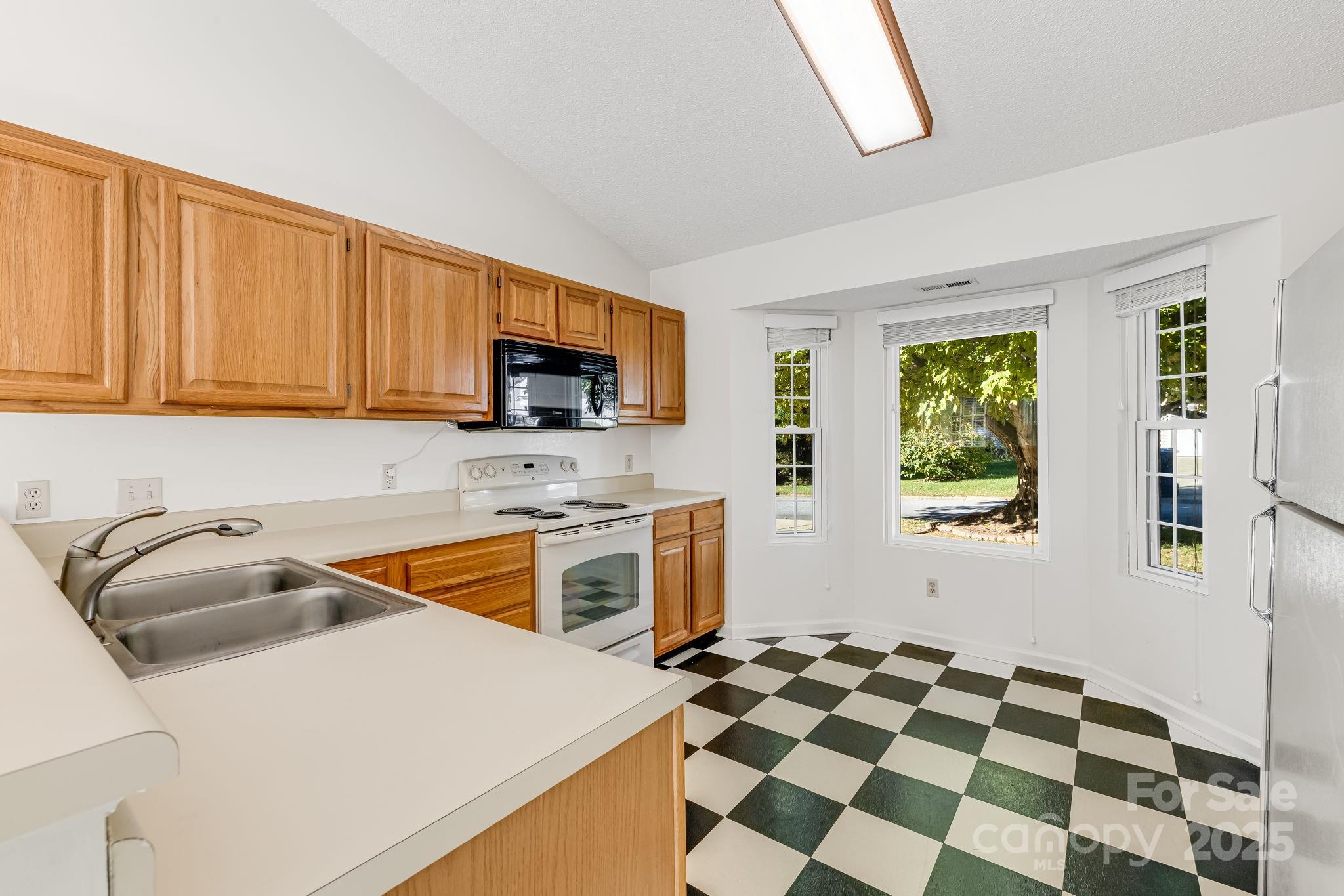 4 Gatehouse Court Asheville NC 28803