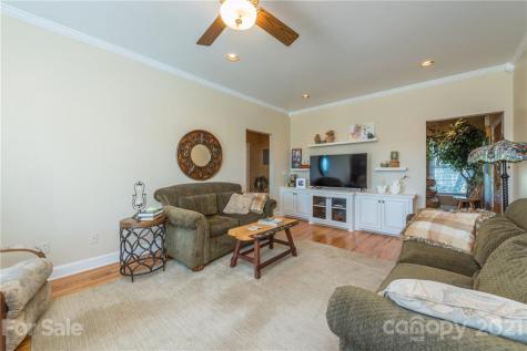 4640 Plantation Drive Morganton NC 28655