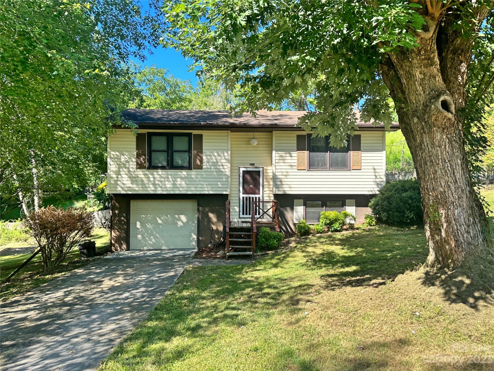 428 Lee Road Clyde NC 28721