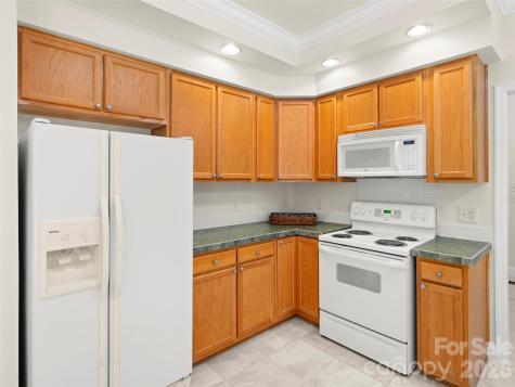 1 Hedgerose Court Asheville NC 28805