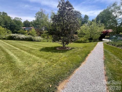 1 Hedgerose Court Asheville NC 28805