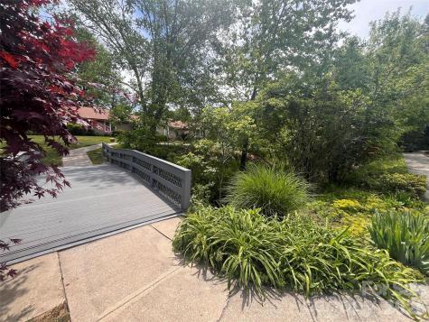 1 Hedgerose Court Asheville NC 28805