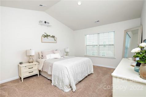3075 Green Apple Drive Dallas NC 28034