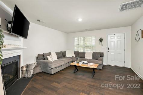 3075 Green Apple Drive Dallas NC 28034