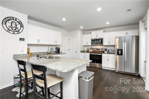 3075 Green Apple Drive Dallas NC 28034