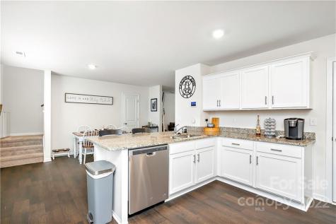 3075 Green Apple Drive Dallas NC 28034
