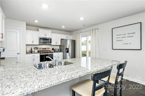 3075 Green Apple Drive Dallas NC 28034