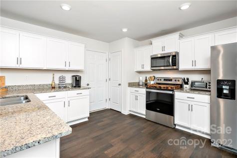 3075 Green Apple Drive Dallas NC 28034