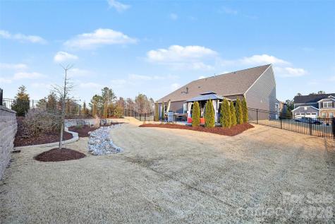 11004 Larkslea Lane Charlotte NC 28278