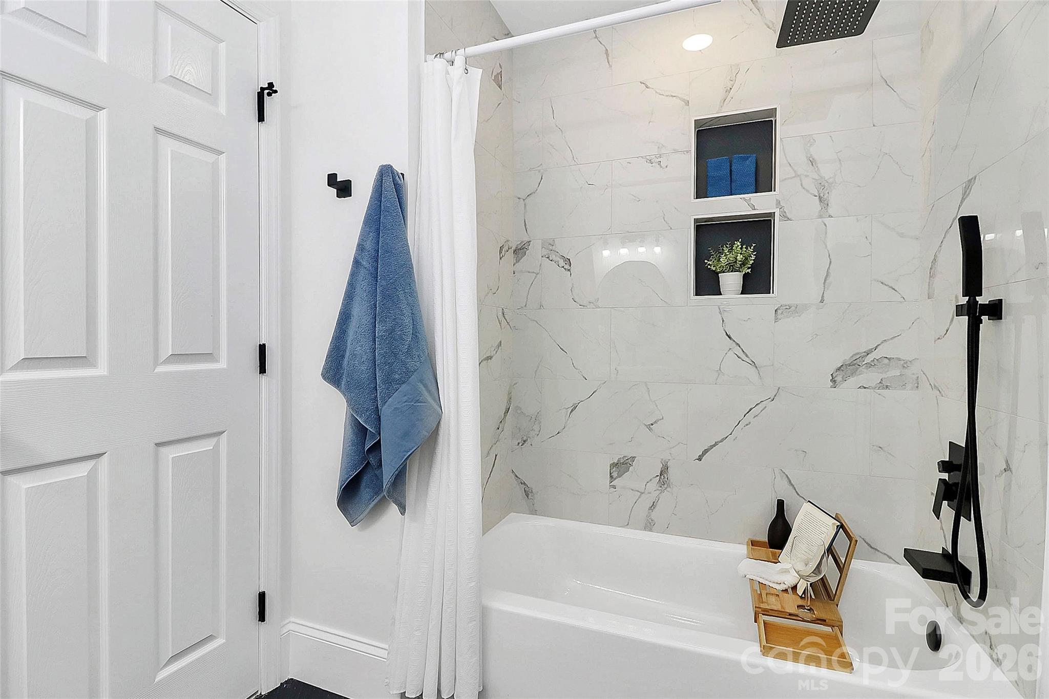 2038 Sandhurst Drive Charlotte NC 28205