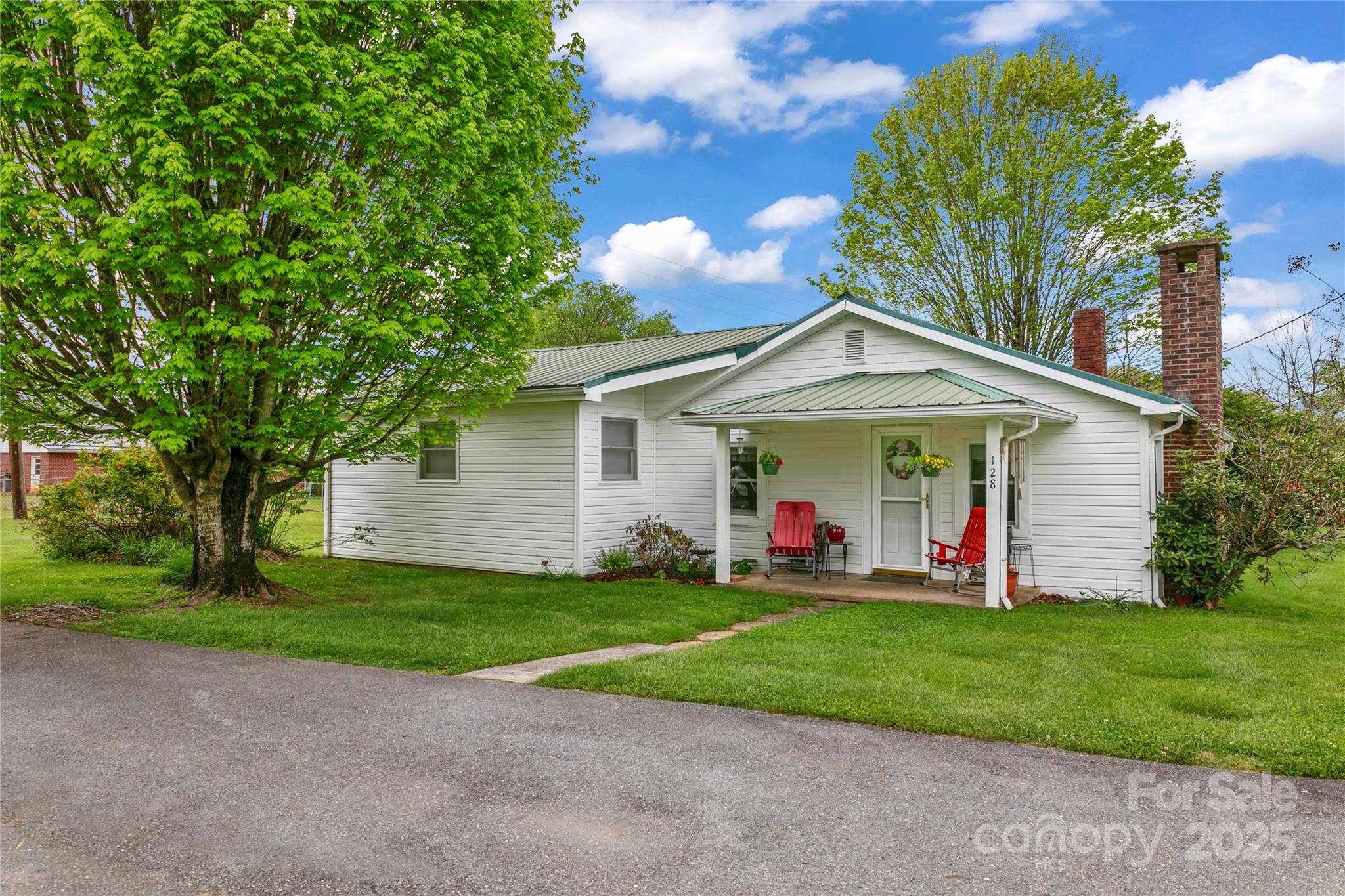 128 Summit Avenue Brevard NC 28712