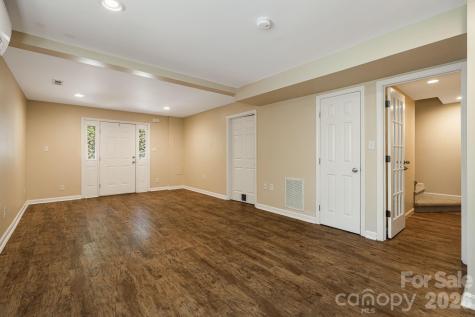 29 Independence Boulevard Asheville NC 28805