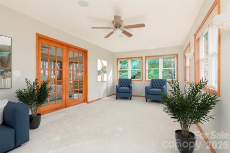 299 Carriage Summitt Way Hendersonville NC 28791