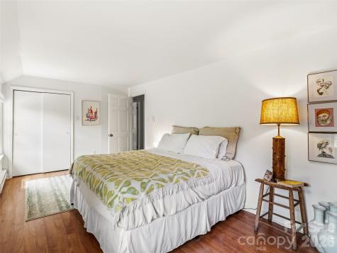 51 Mark Twain Road Asheville NC 28805