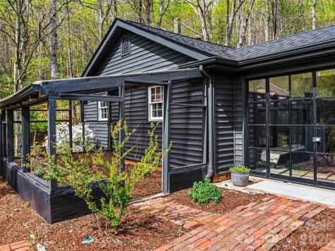 51 Mark Twain Road Asheville NC 28805
