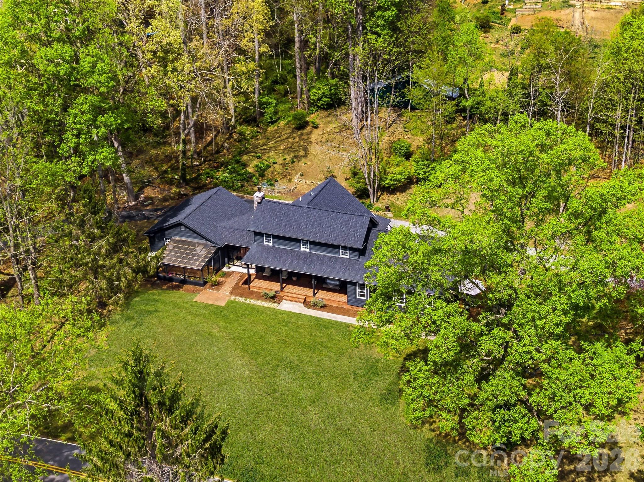 51 Mark Twain Road Asheville NC 28805