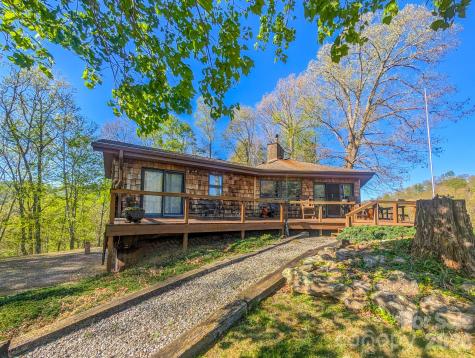 572 Pleasant Valley Road Burnsville NC 28714