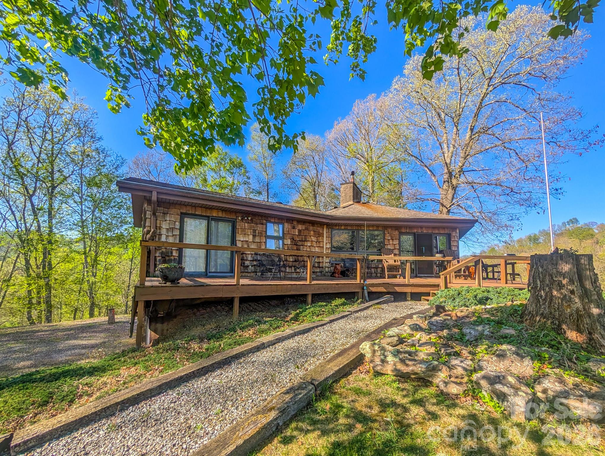 572 Pleasant Valley Road Burnsville NC 28714
