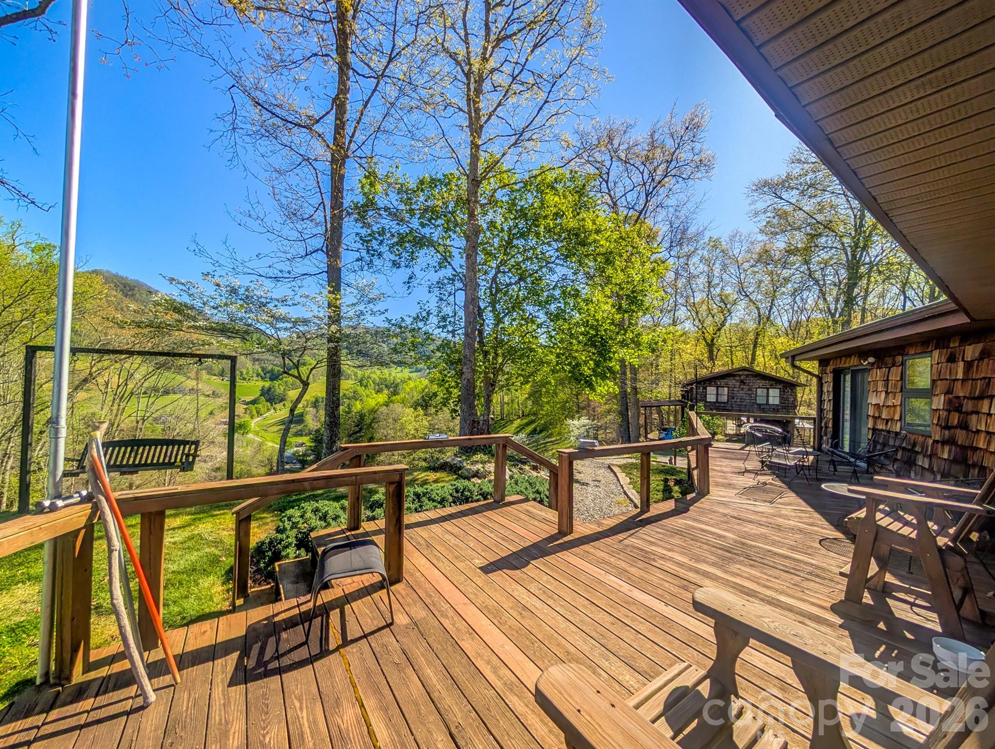 572 Pleasant Valley Road Burnsville NC 28714