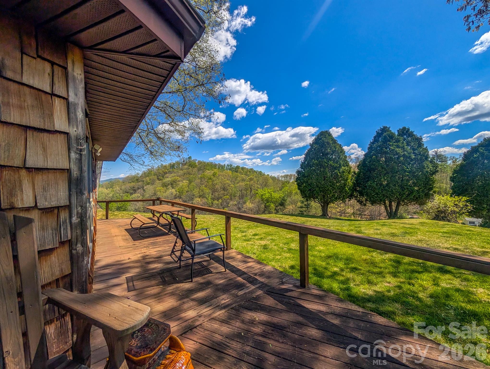 572 Pleasant Valley Road Burnsville NC 28714