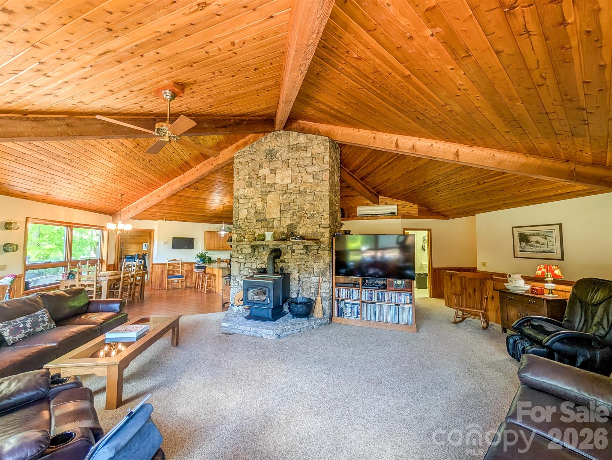 572 Pleasant Valley Road Burnsville NC 28714