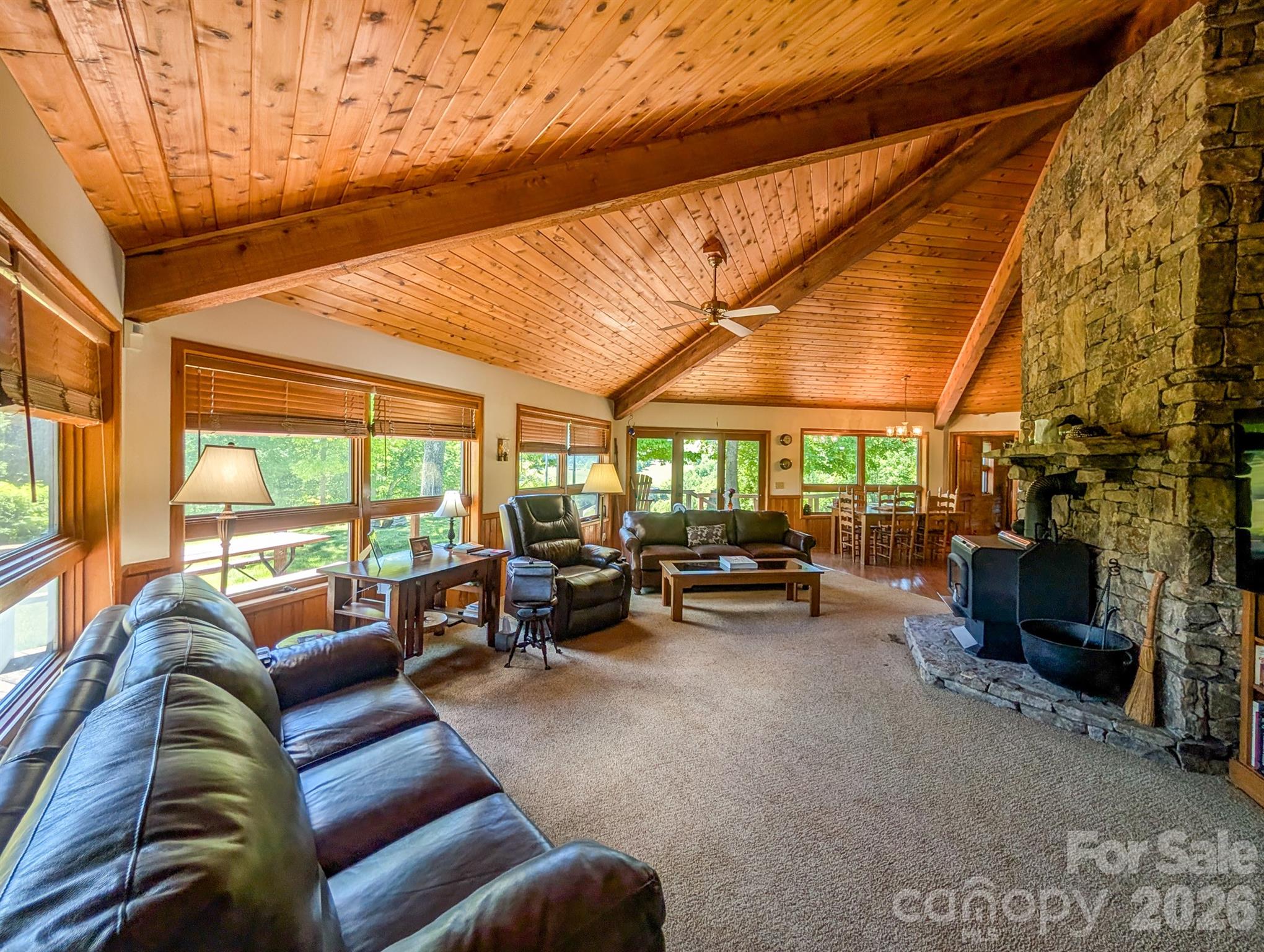 572 Pleasant Valley Road Burnsville NC 28714