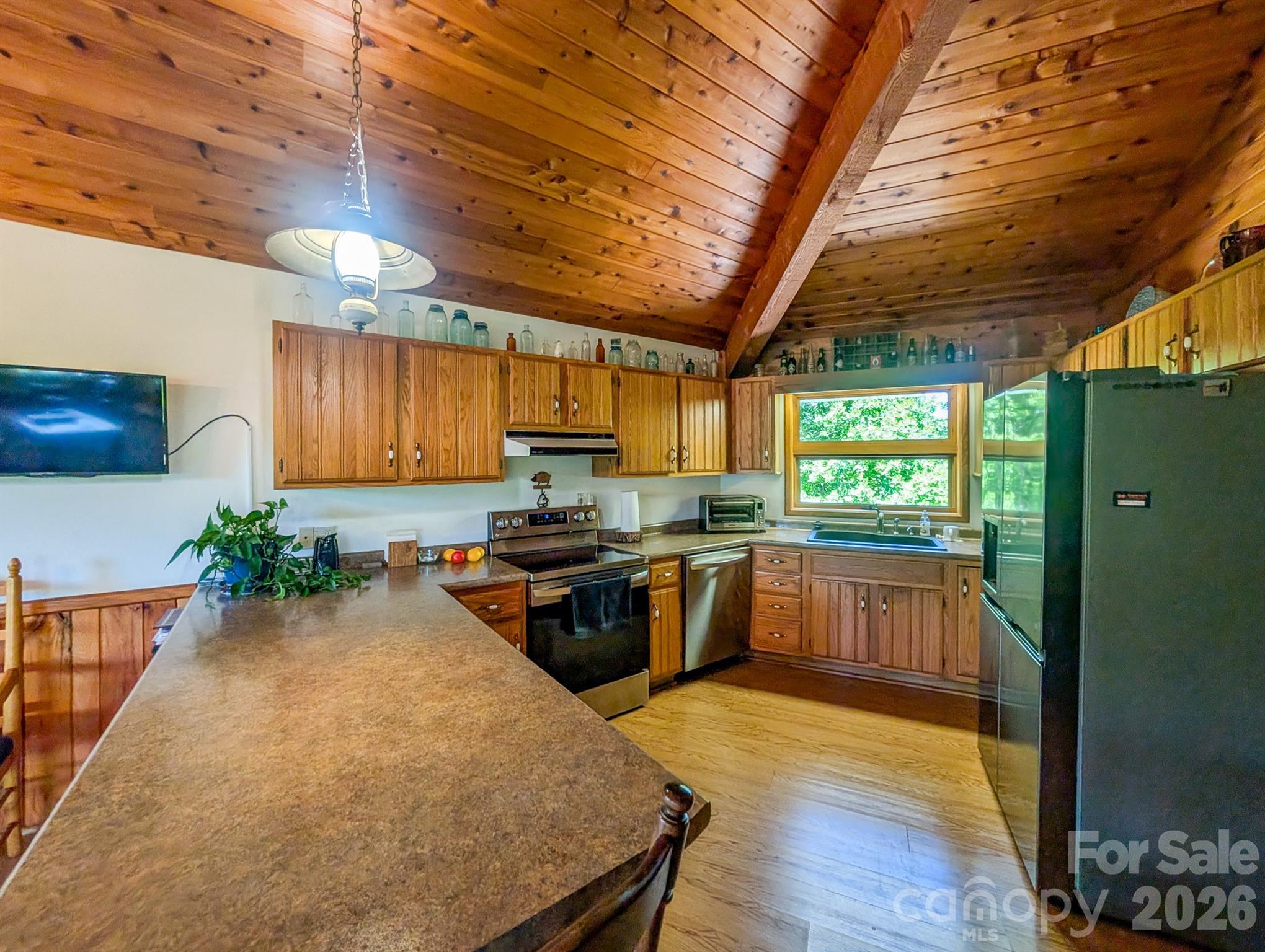 572 Pleasant Valley Road Burnsville NC 28714