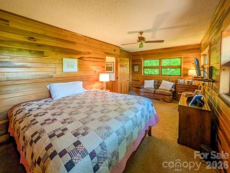 572 Pleasant Valley Road Burnsville NC 28714