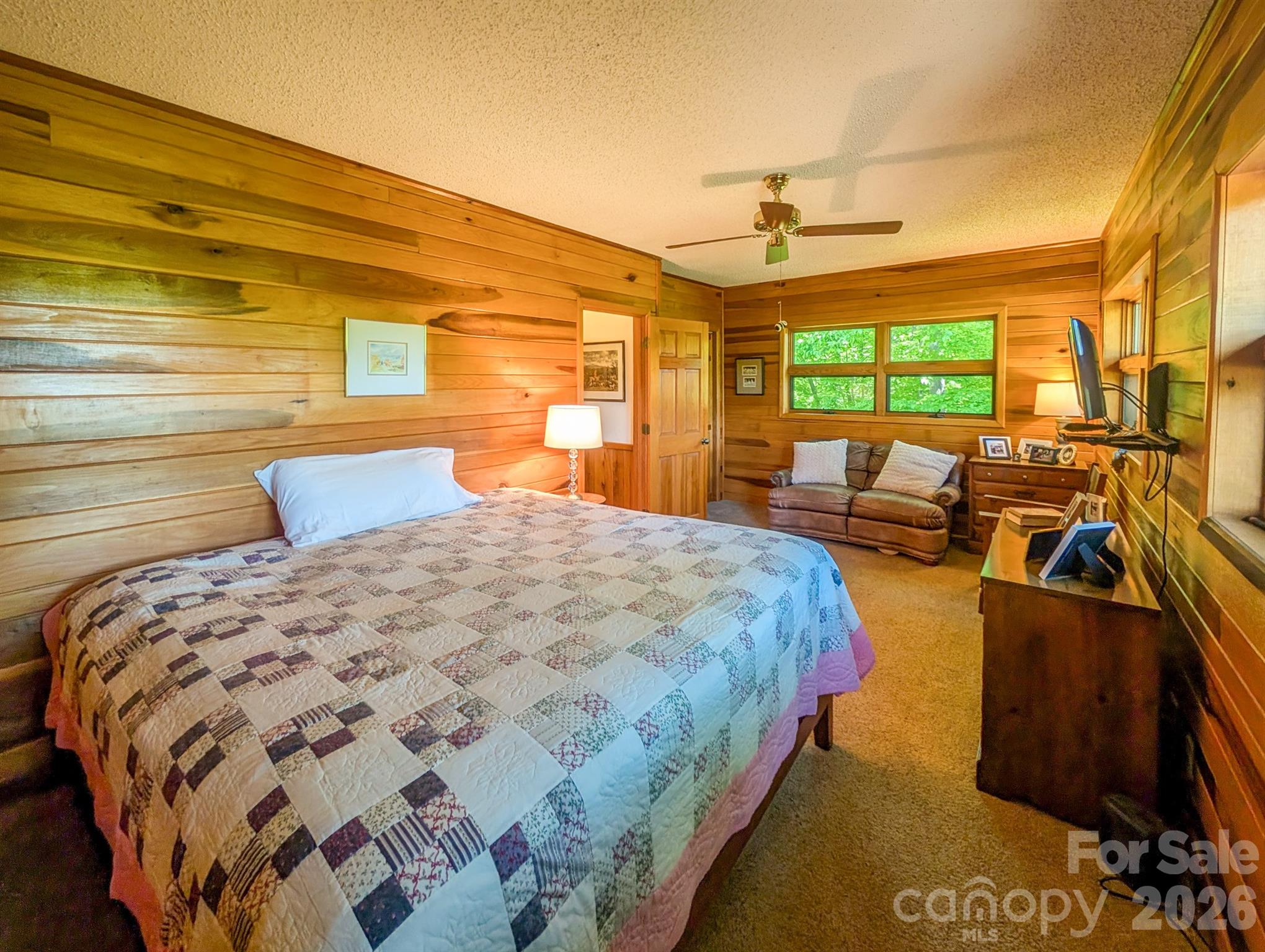 572 Pleasant Valley Road Burnsville NC 28714