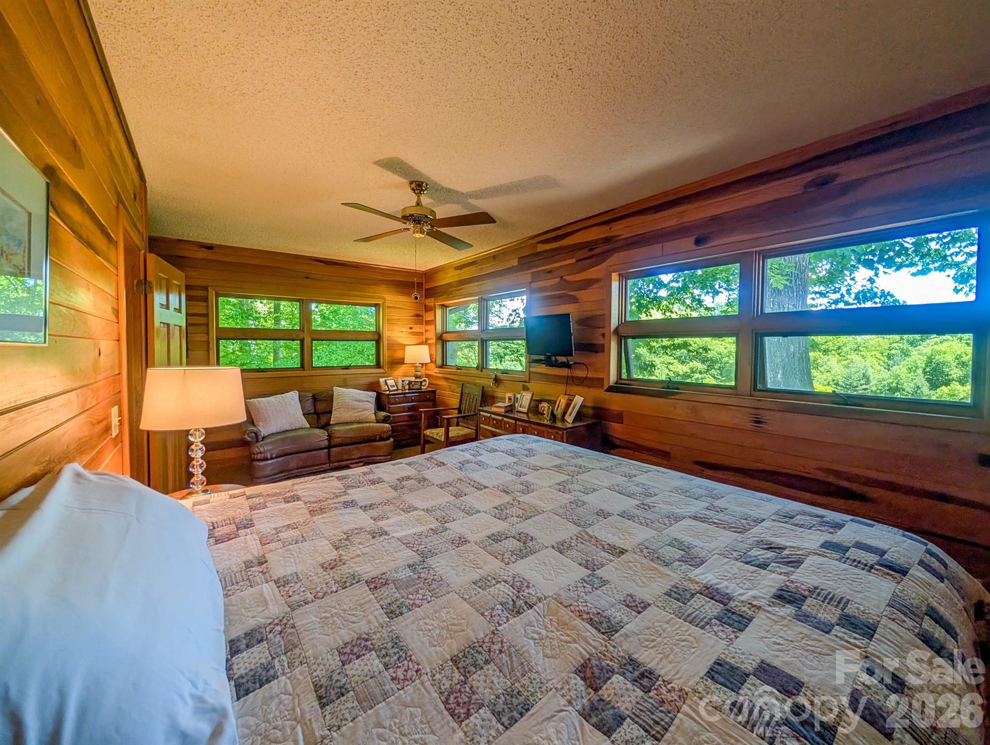 572 Pleasant Valley Road Burnsville NC 28714
