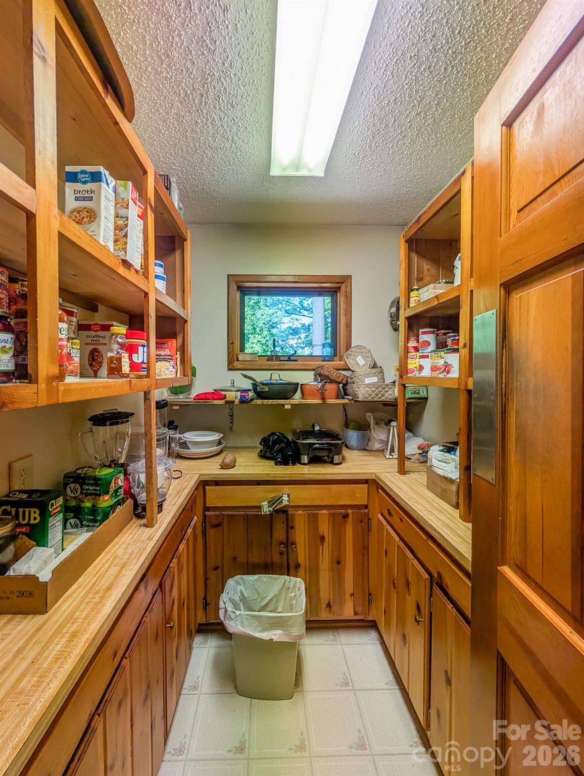 572 Pleasant Valley Road Burnsville NC 28714